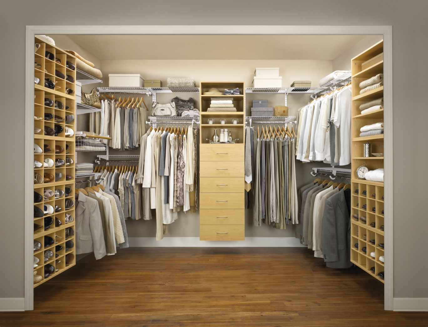 Modern Walking Closet Designs
